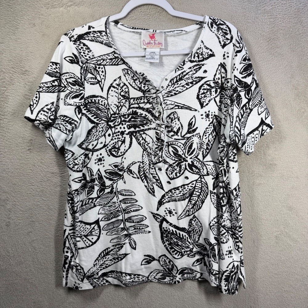 Quacker Factory Floral Top Women L White Black Rhinestone Button Short Sleeve